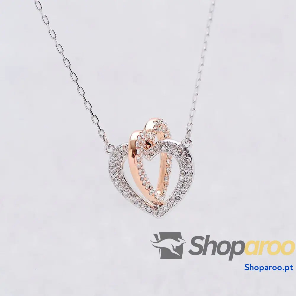 Colar de Corações Entrelaçados Feminino