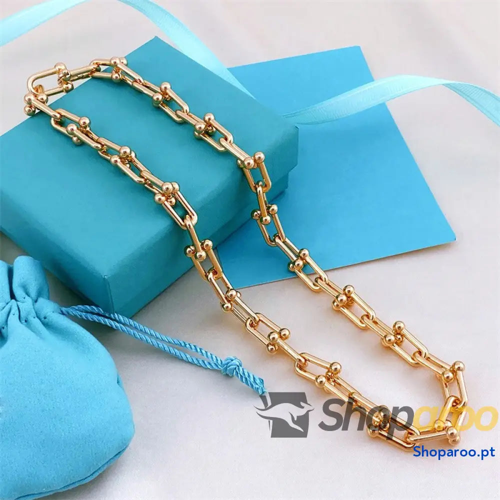 Colar de corrente em forma ferradura U ouro 18K T-House