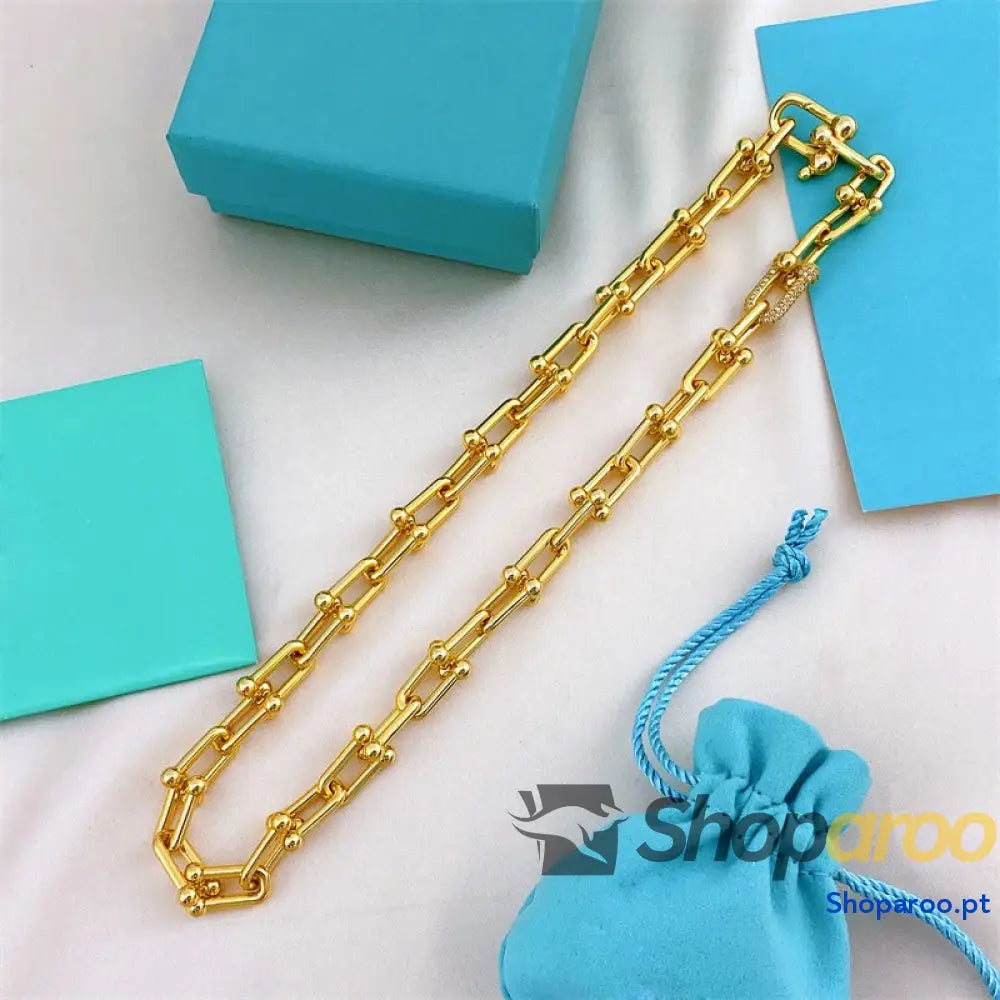 Colar de corrente em forma ferradura U ouro 18K T-House
