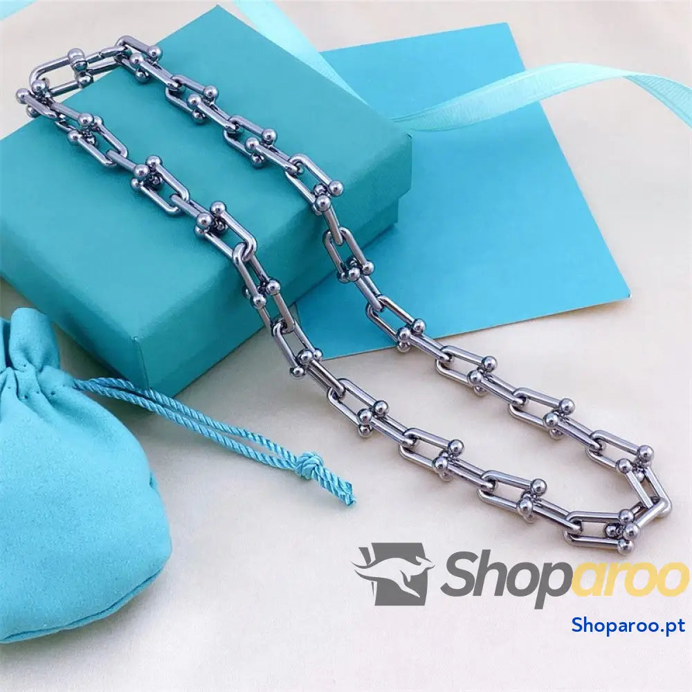 Colar de corrente em forma ferradura U ouro 18K T-House