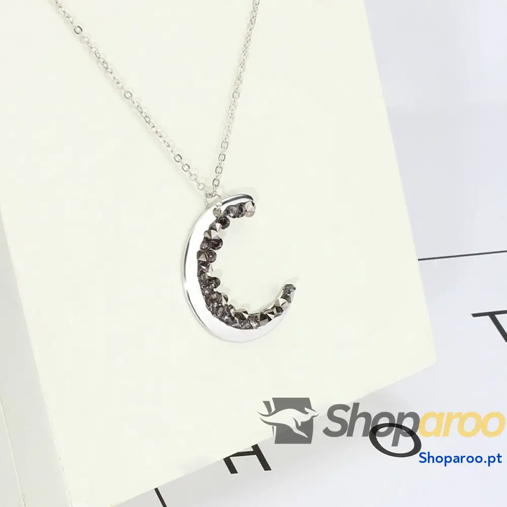 Colar de lua com strass brilhantes luxo e elegância