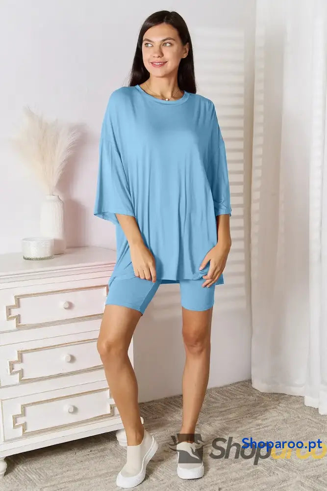 Conjunto básico de t-shirt e calções Bae Bamboo tamanho grande gola redonda ombros descaídos