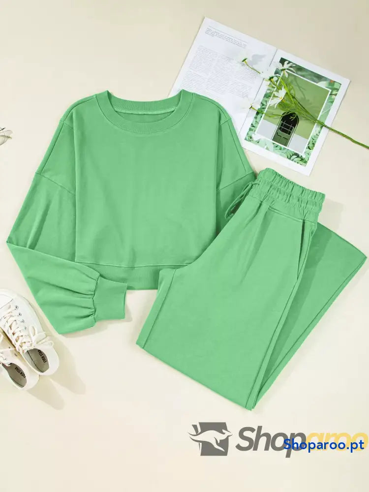 Conjunto de blusa curta com manga abalonada e ombro descaído calças largas cordão