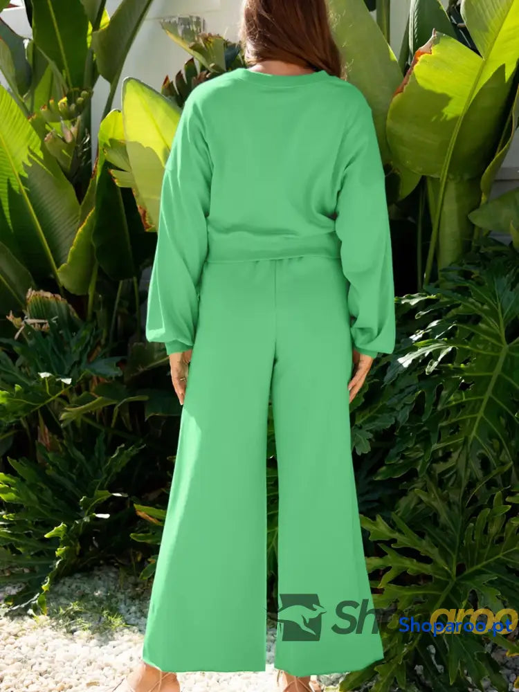 Conjunto de blusa curta com manga abalonada e ombro descaído calças largas cordão