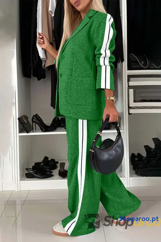 Conjunto de blusa e calças com gola contrastante lapela tamanho grande