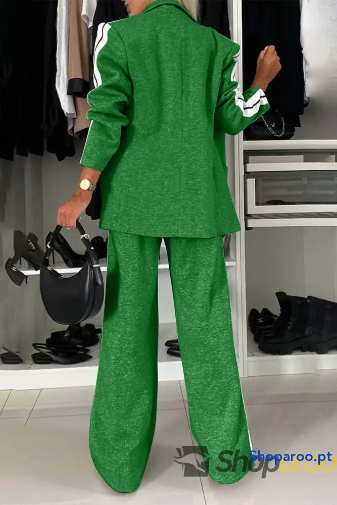 Conjunto de blusa e calças com gola contrastante lapela tamanho grande