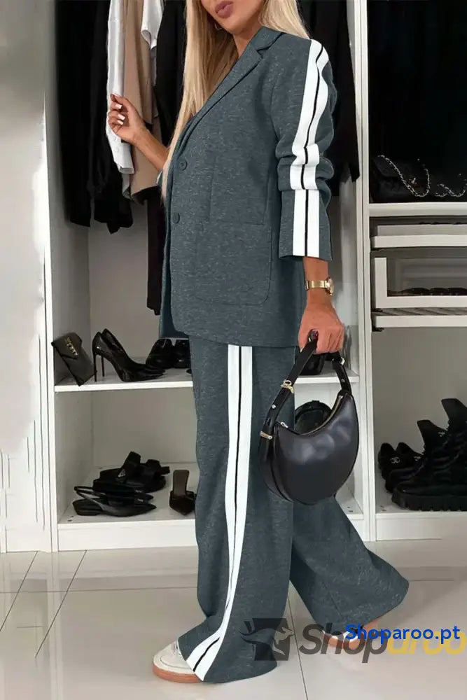 Conjunto de blusa e calças com gola contrastante lapela tamanho grande