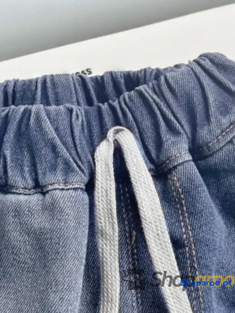 Conjunto de ganga com blusa e calções abotoados gola alta