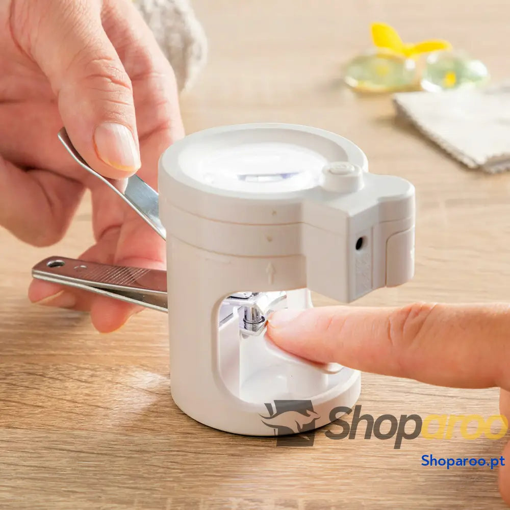 Corta-unhas com Luz LED, Lupa e Lima Clail InnovaGoods