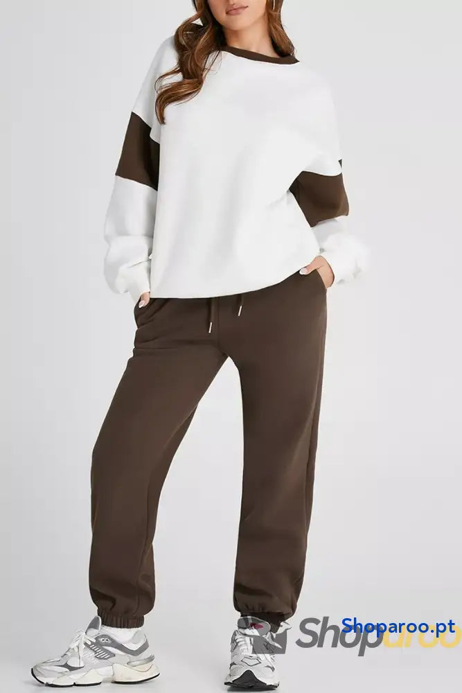 Conjunto de sweatshirt larga com ombros caídos e calças fato treino