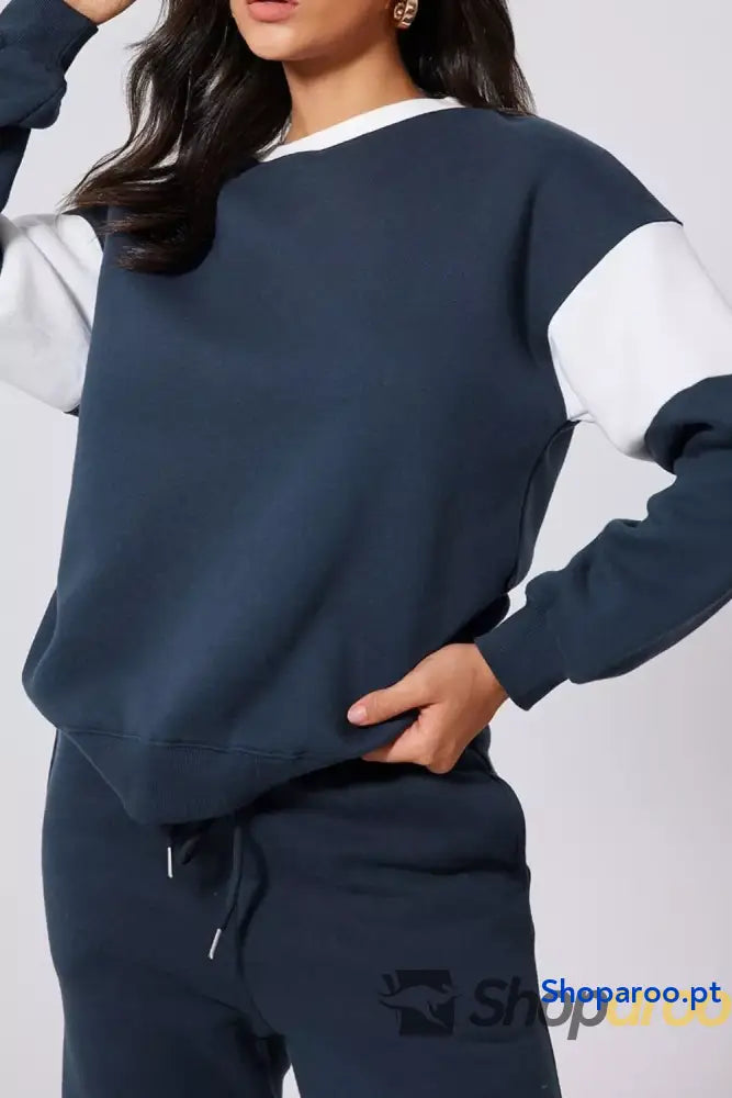Conjunto de sweatshirt larga com ombros caídos e calças fato treino