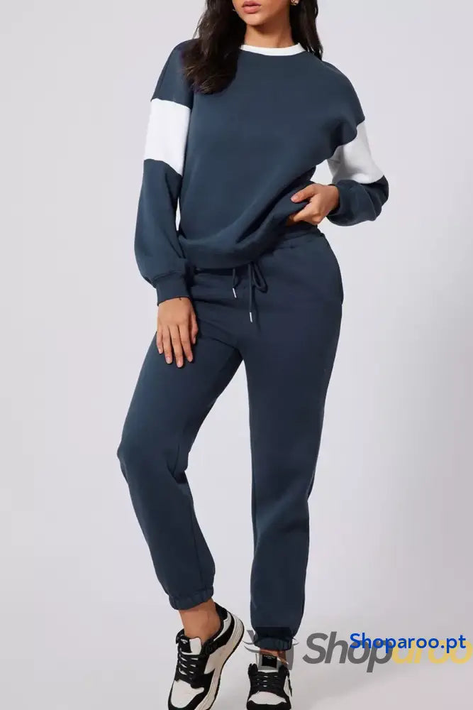 Conjunto de sweatshirt larga com ombros caídos e calças fato treino
