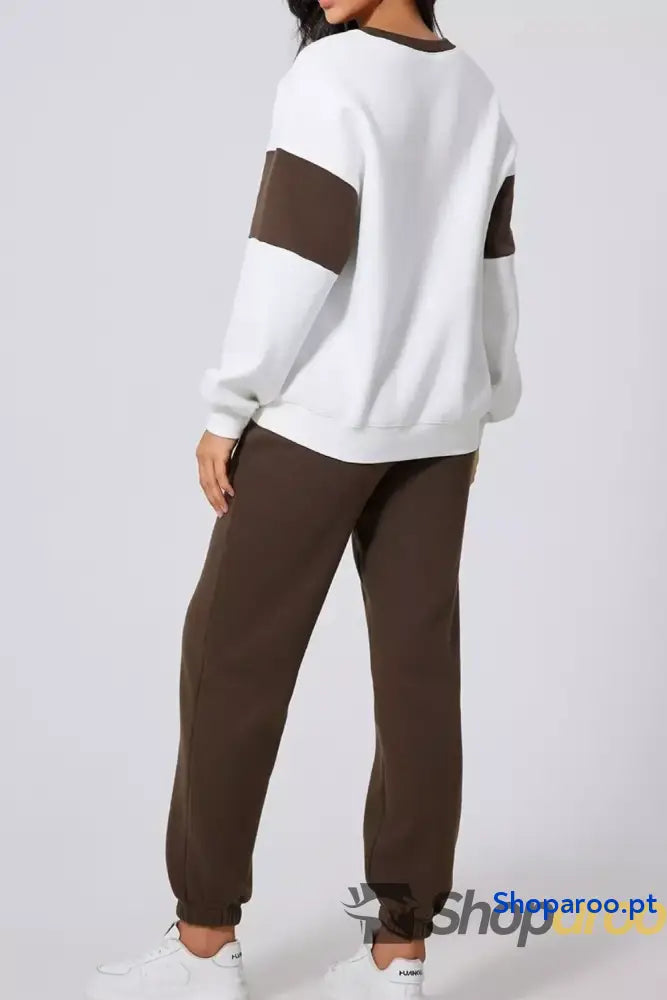 Conjunto de sweatshirt larga com ombros caídos e calças fato treino