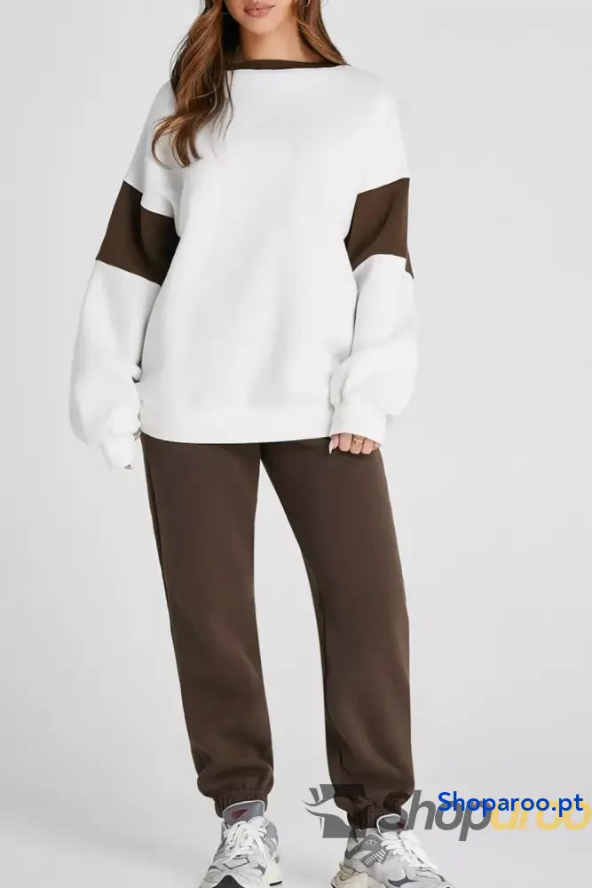 Conjunto de sweatshirt larga com ombros caídos e calças fato treino