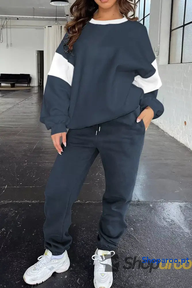 Conjunto de sweatshirt larga com ombros caídos e calças fato treino
