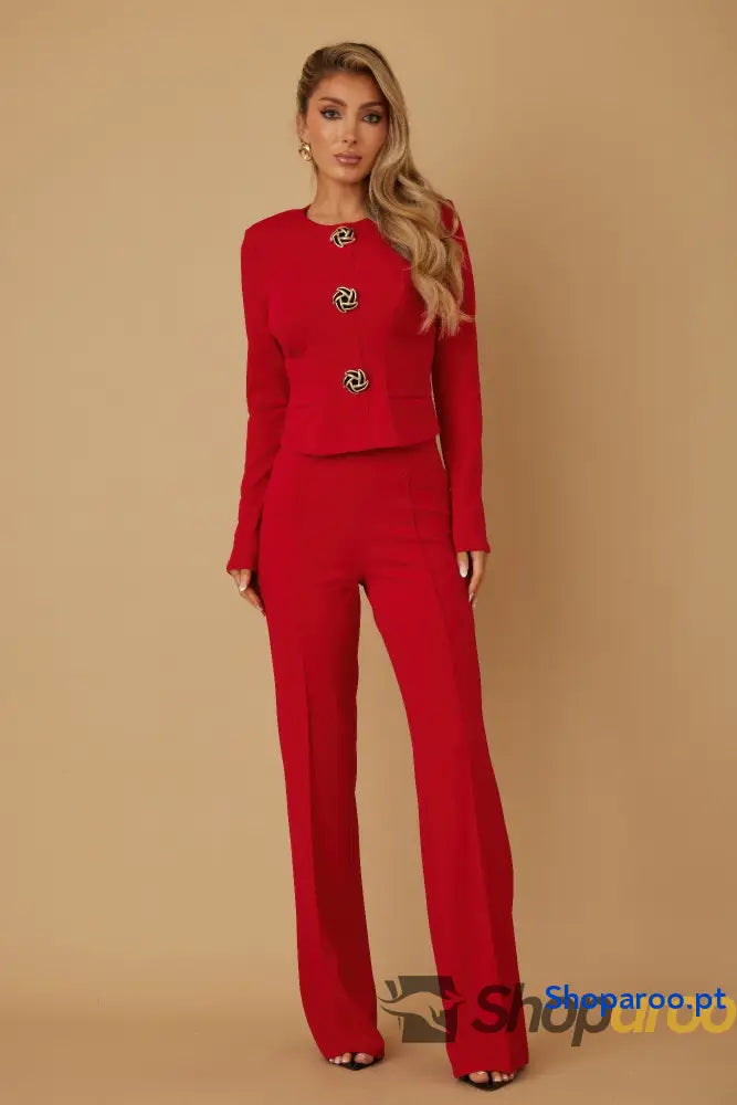 Conjunto elegante com blusa de manga comprida e calças boca sino