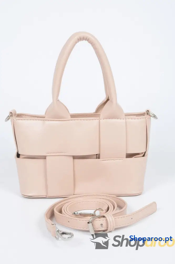 Bolsa pequena entrançada em pele sintética