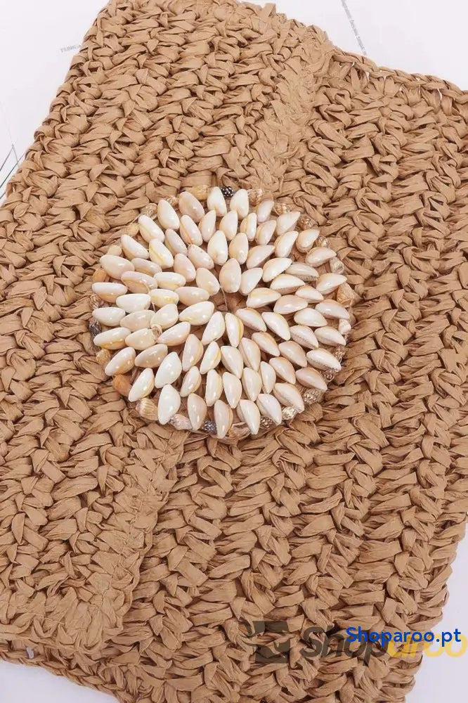 Bolsa de mão com pala frontal multicamadas em palha sintética