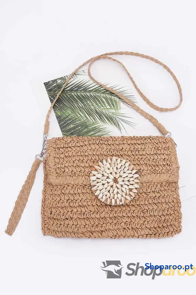 Bolsa de mão com pala frontal multicamadas em palha sintética