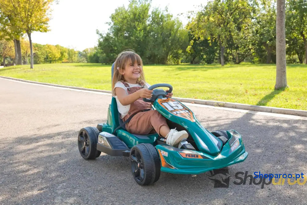 FEBER GO Kart 12 V Carro infantil de fórmula 1 verde estilo desportivo 2 velocidades e entre 3 5 km/h seguro