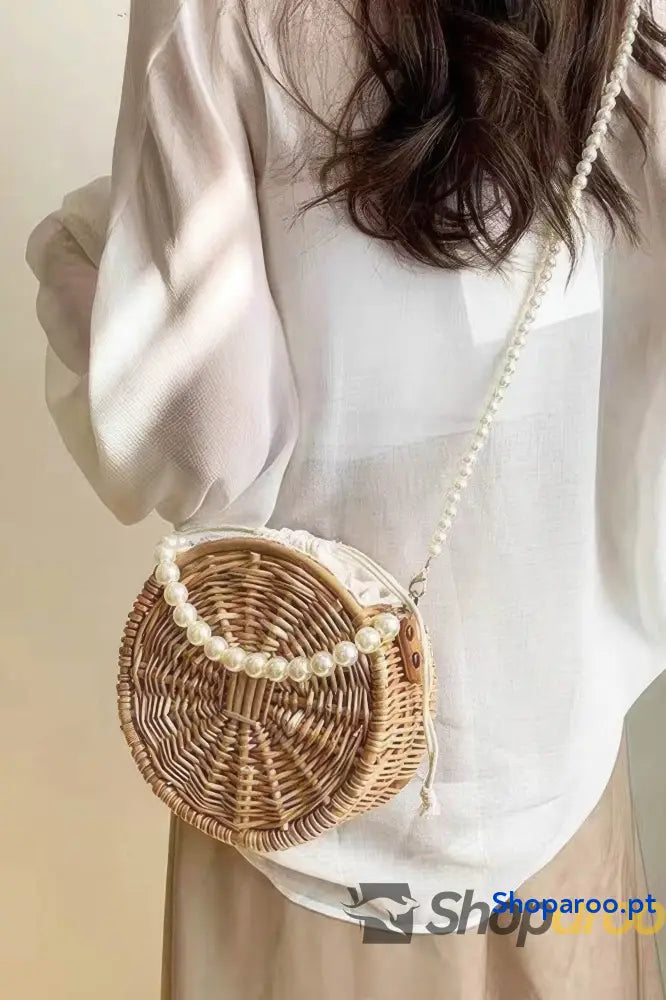 Bolsa de mão em bambu feita à mão com alça de pérola