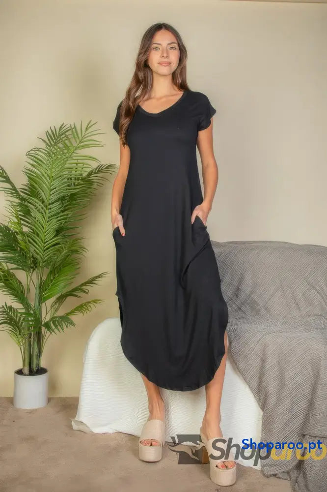 Vestido longo com mangas morcego e bolso oculto