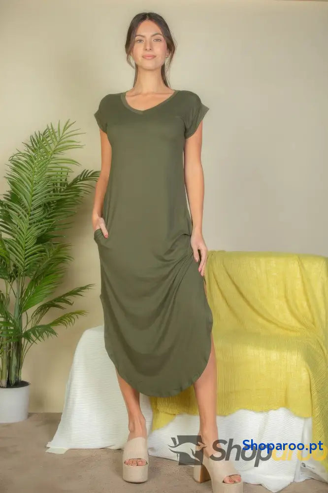 Vestido longo com mangas morcego e bolso oculto