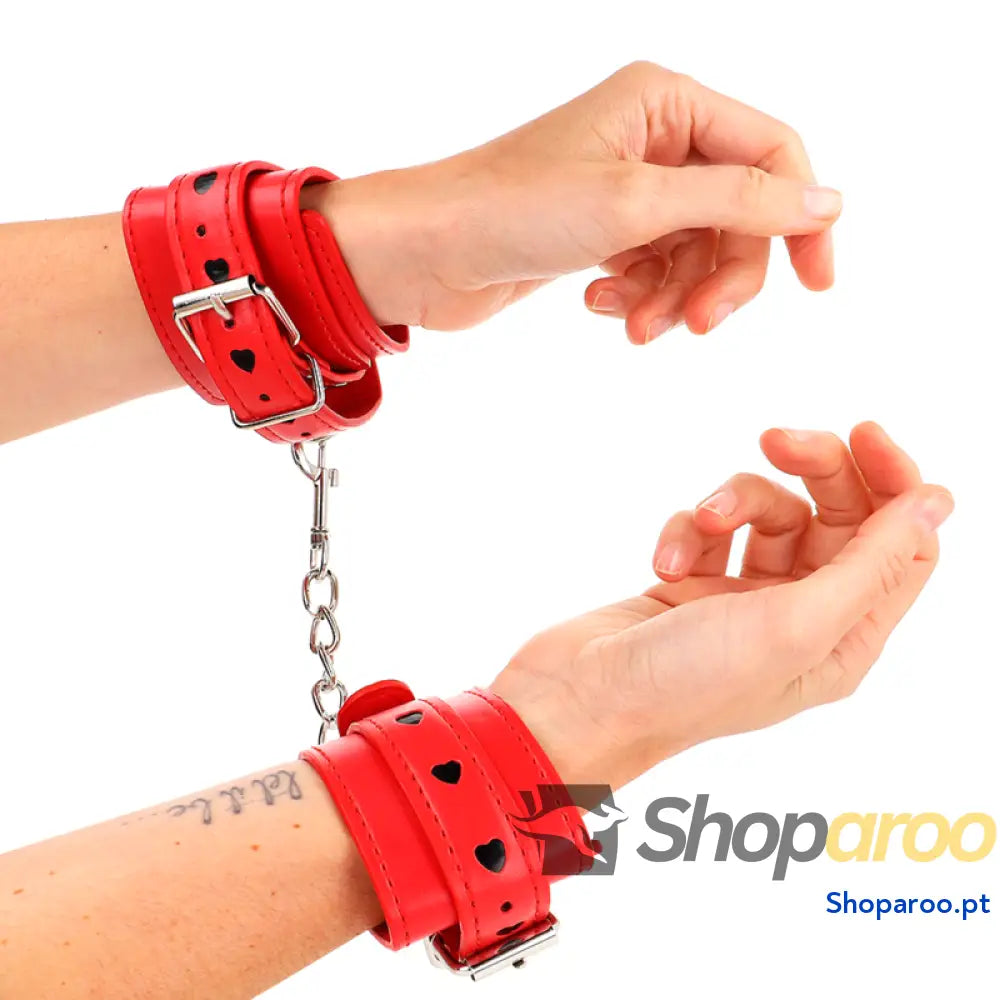 KINK - PULSO VERMELHO COM INSERÇÃO DE CORAÇÃO PRETO AJUSTÁVEL 21-28 CM X 5,5 CM