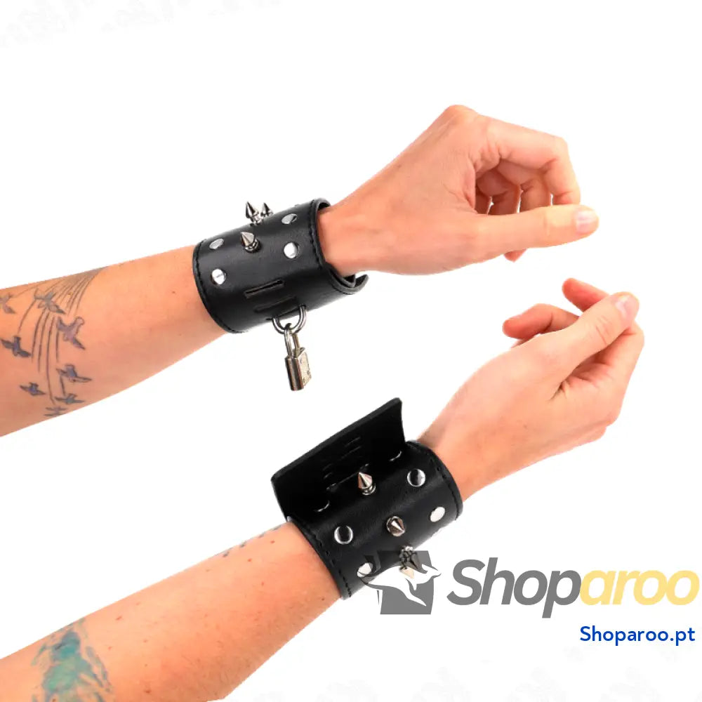 KINK - RETENÇÕES DE PULSO PUNK COM PONTOS 25 X 6 CM