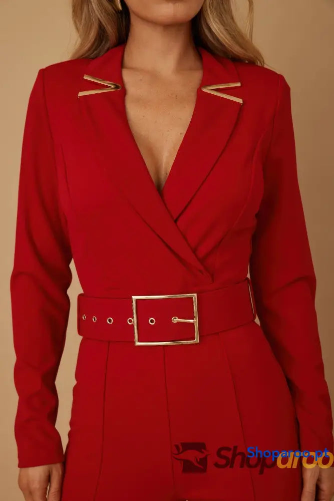 Macacão Blazer Feminino Manga Longa com Cinto e Detalhe Metálico
