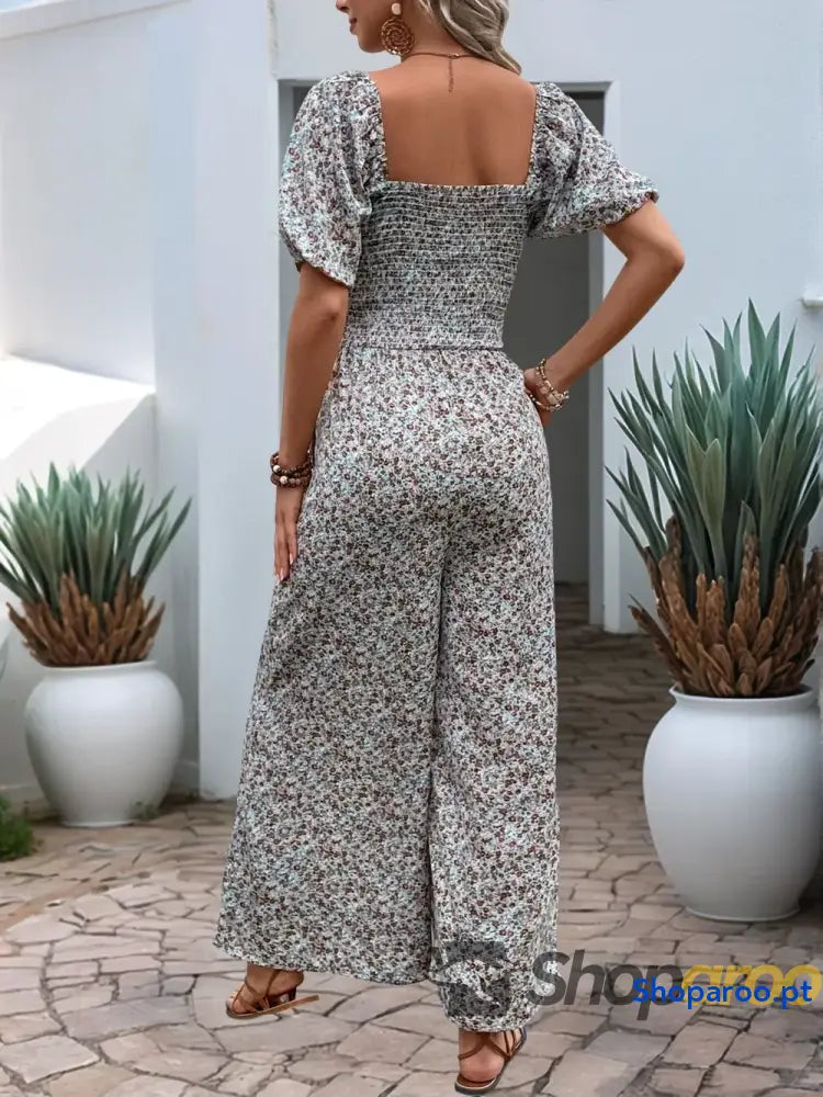 Macacão Perfee Ditsy Floral Smocked Gola Quadrada Manga Bufante