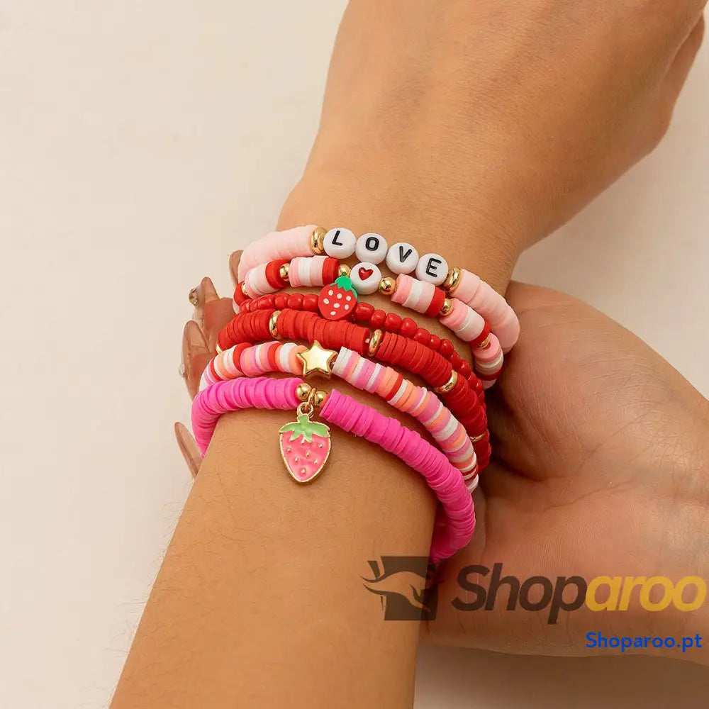 Pulseira de contas argila polimérica com morango