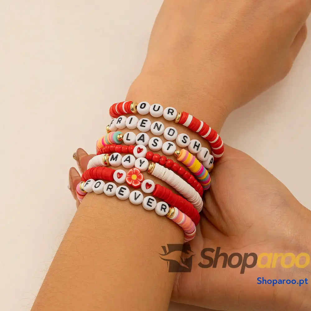 Pulseira de contas argila polimérica com morango