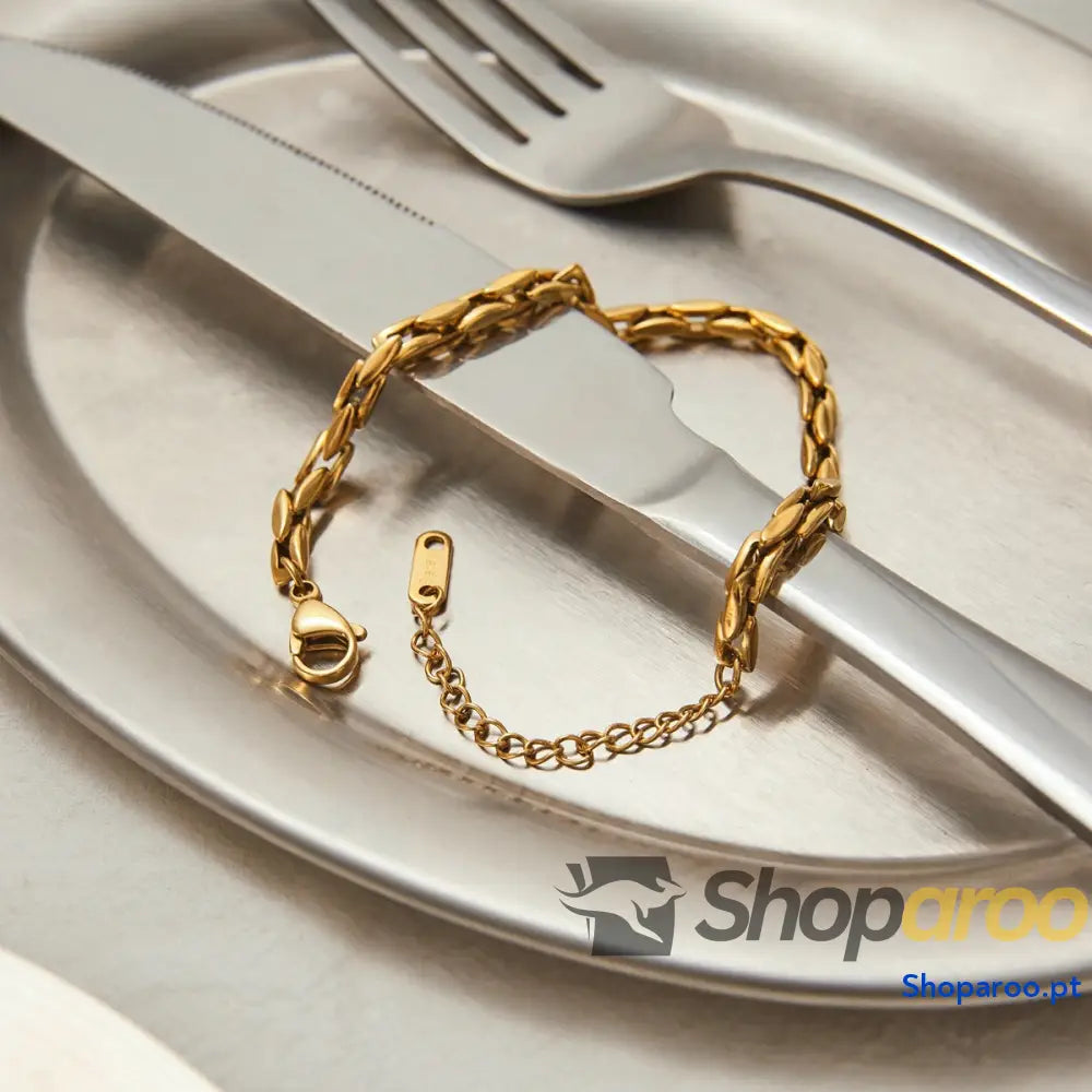 Pulseira de Luxo em Ouro 18K (banhado) com Design Elegante