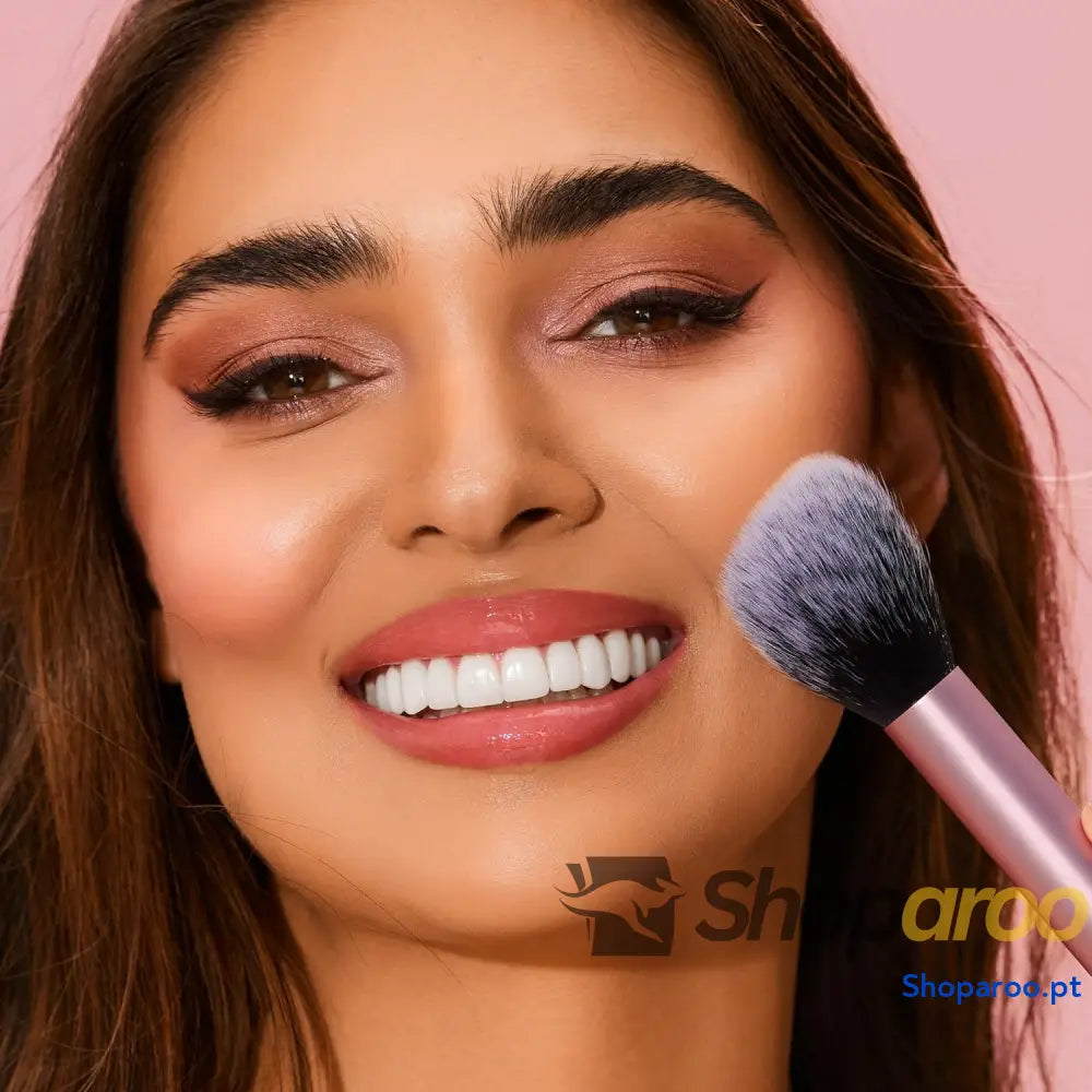 Real Techniques Kit Maquilhagem Everyday Essentials com Esponja Misturadora