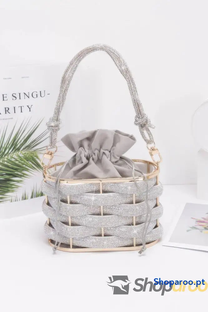Bolsa balde de metal entrançado com strass