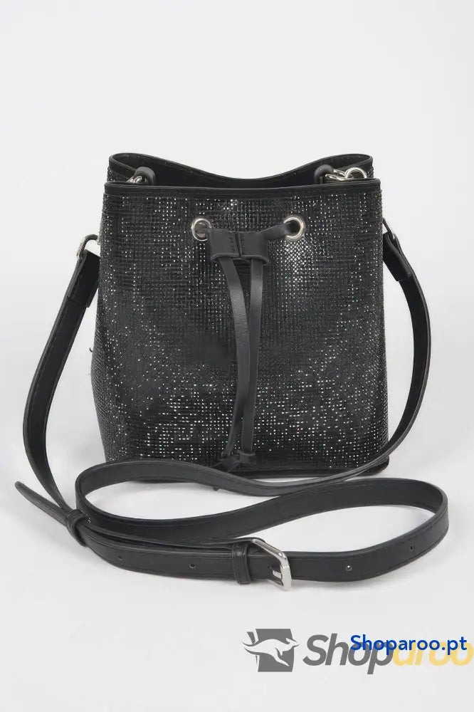 Bolsa balde com strass e ferragens metálicas para eventos elegantes