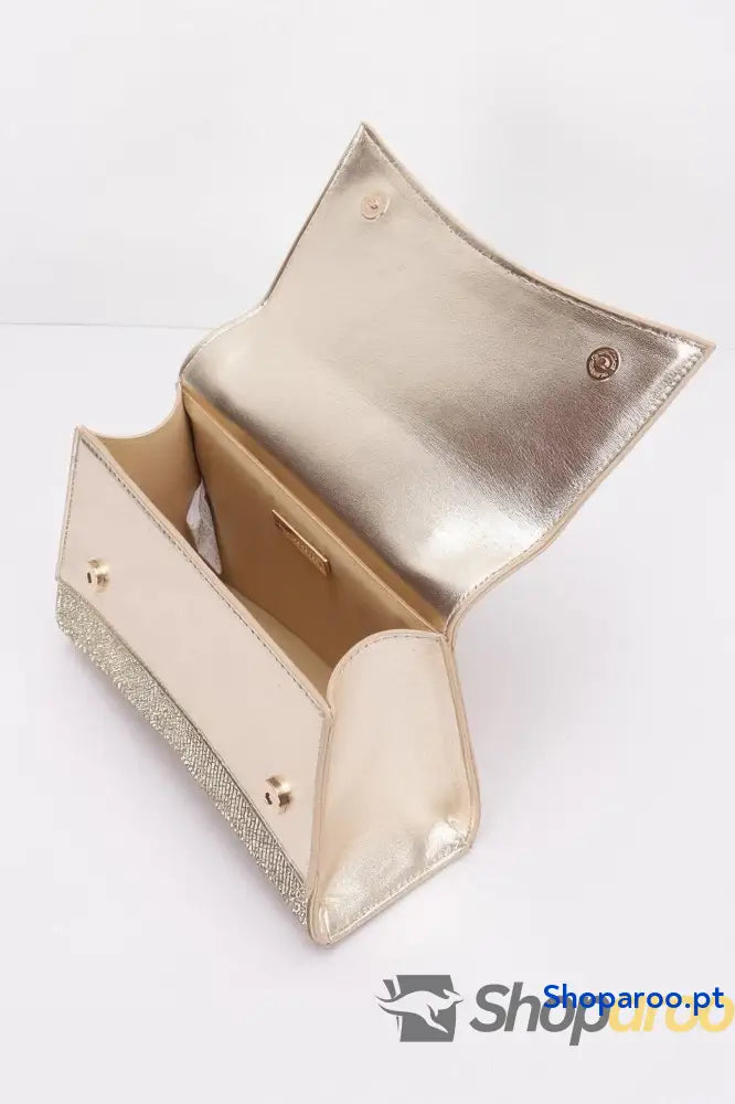 Bolsa com pala e alça superior em strass
