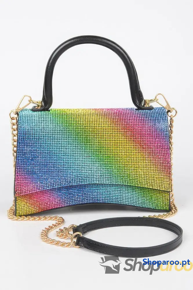 Bolsa com pala e alça superior em strass