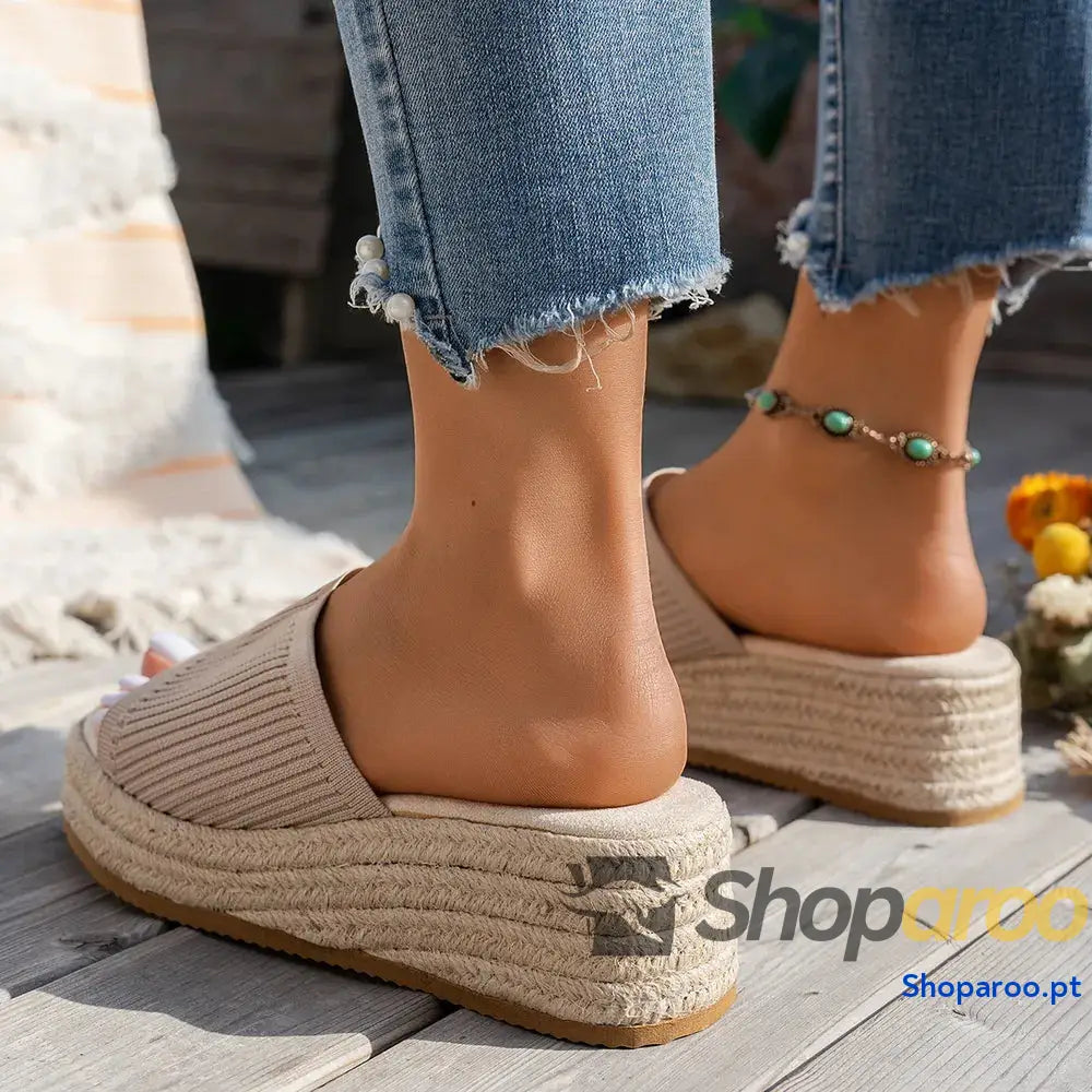 Sandálias de palha entrançada para mulher chinelos uma só peça com formato boca peixe da moda