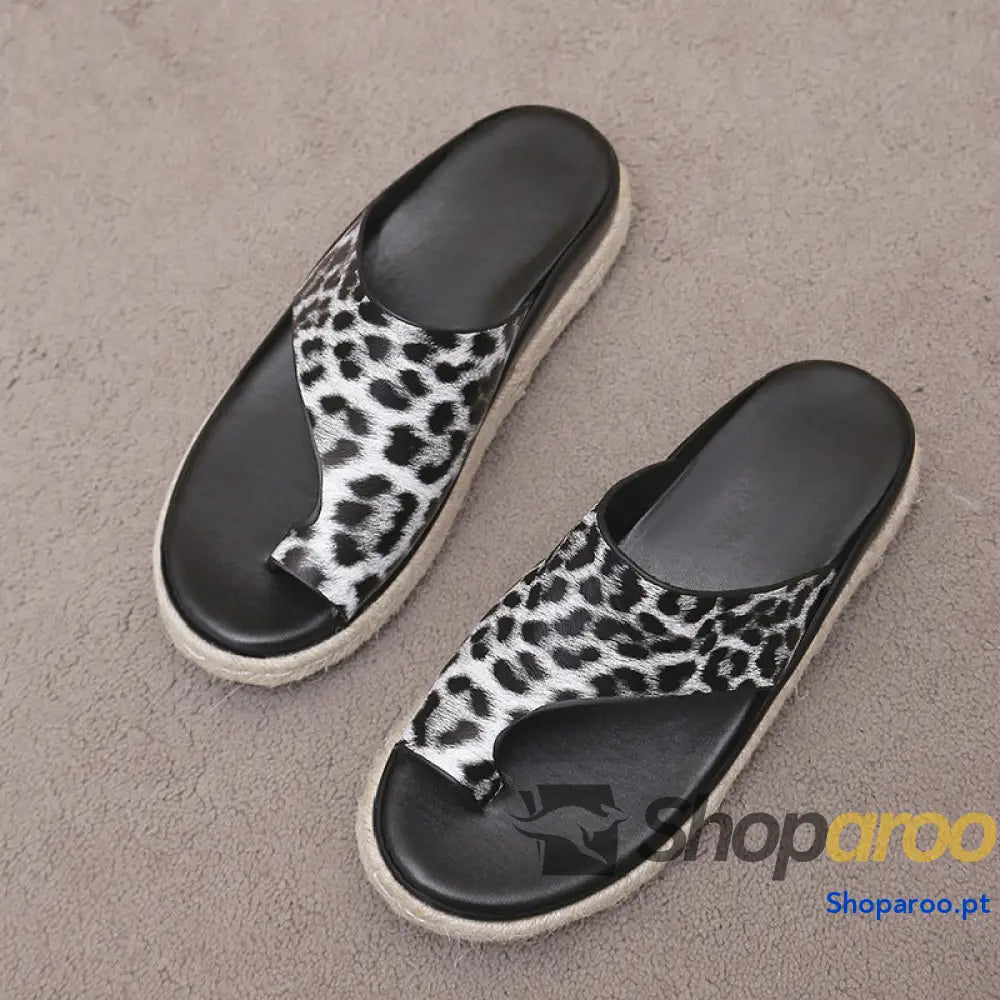 Sandálias de senhora sola grossa com padrão leopardo
