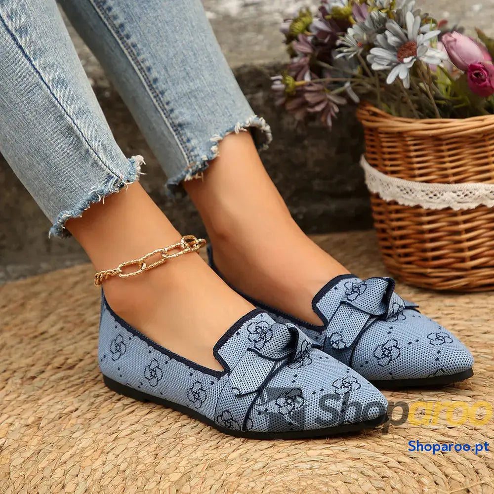 Sapatos rasos de malha com biqueira fina