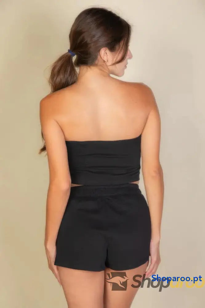 Conjunto de duas peças de top e calções de cor sólida simples