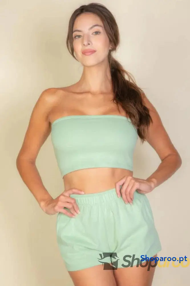 Conjunto de Top e Calções Simples em Algodão para Mulher