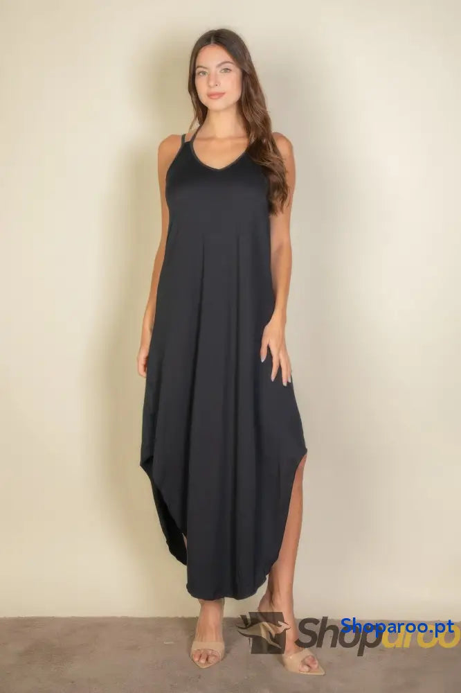 Vestido solto com alças duplas em tecido respirável