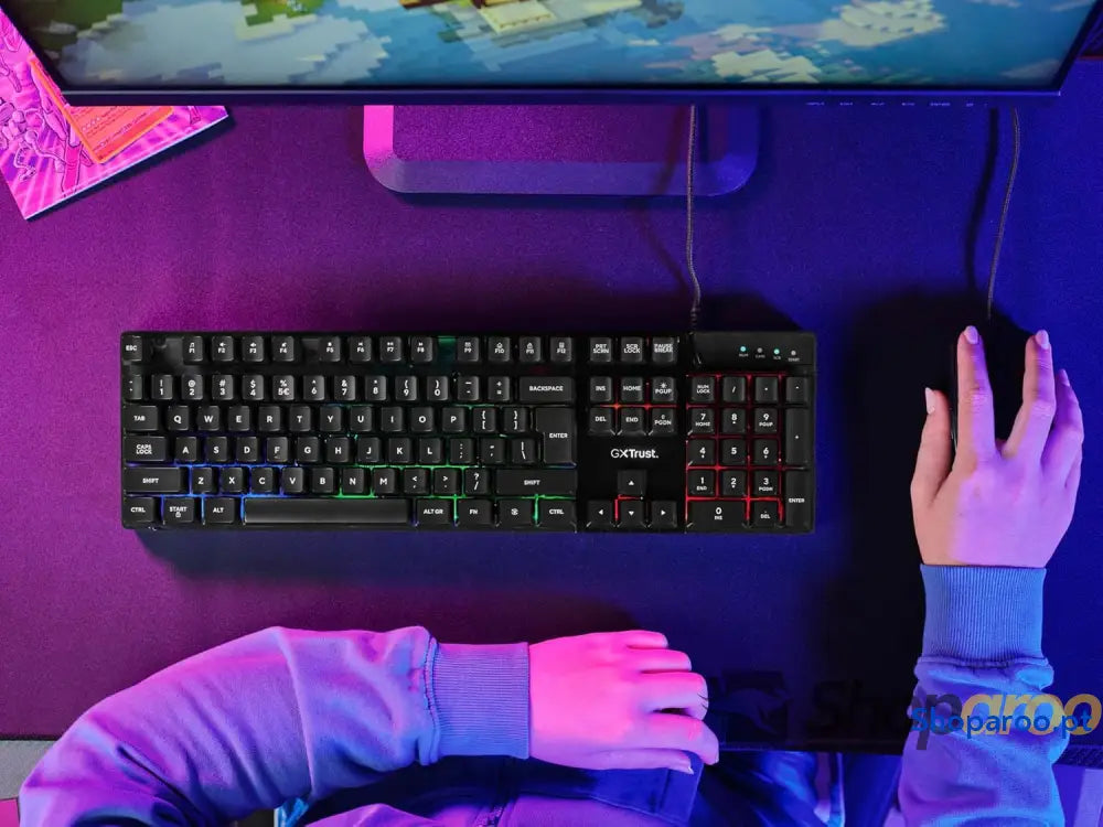 Teclado retroiluminado Trust Gaming GXT 835 Azor layout QWERTY espanhol iluminação LED teclado gaming com fios