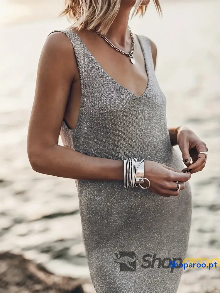 Vestido midi sem mangas com decote em V