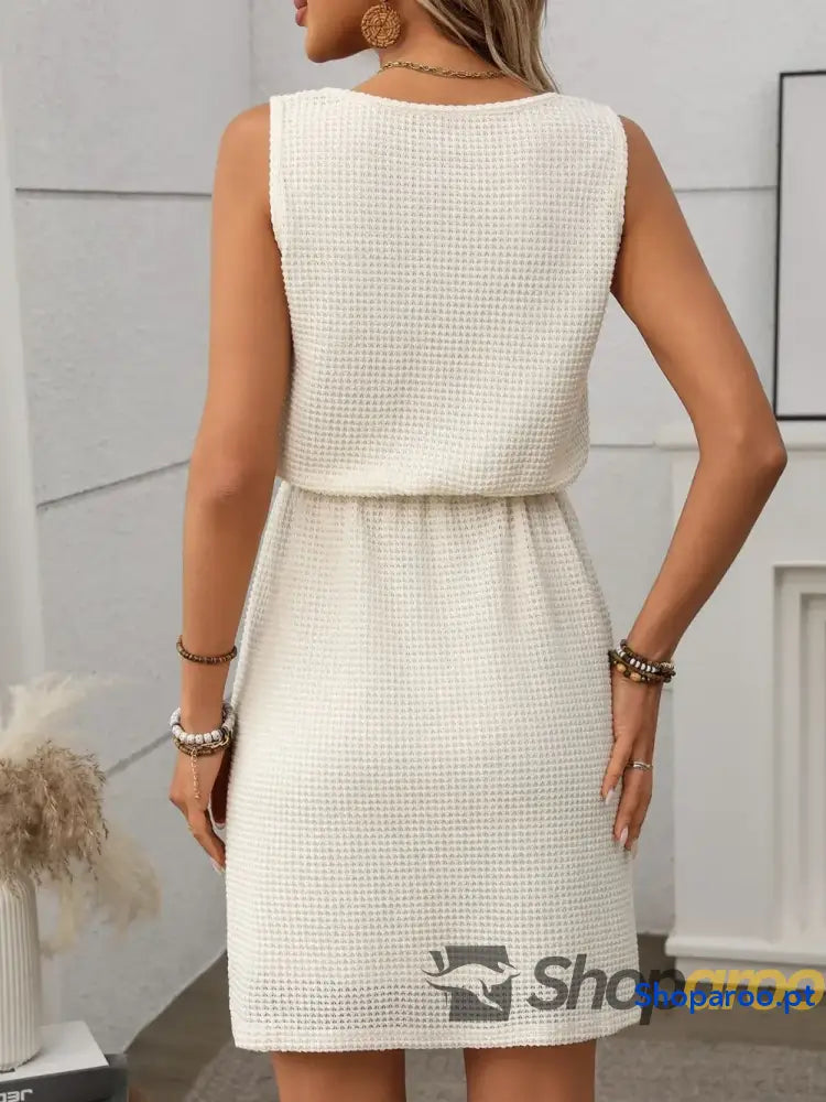 Vestido curto de malha waffle com cordão