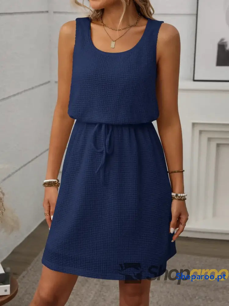 Vestido curto de malha waffle com cordão