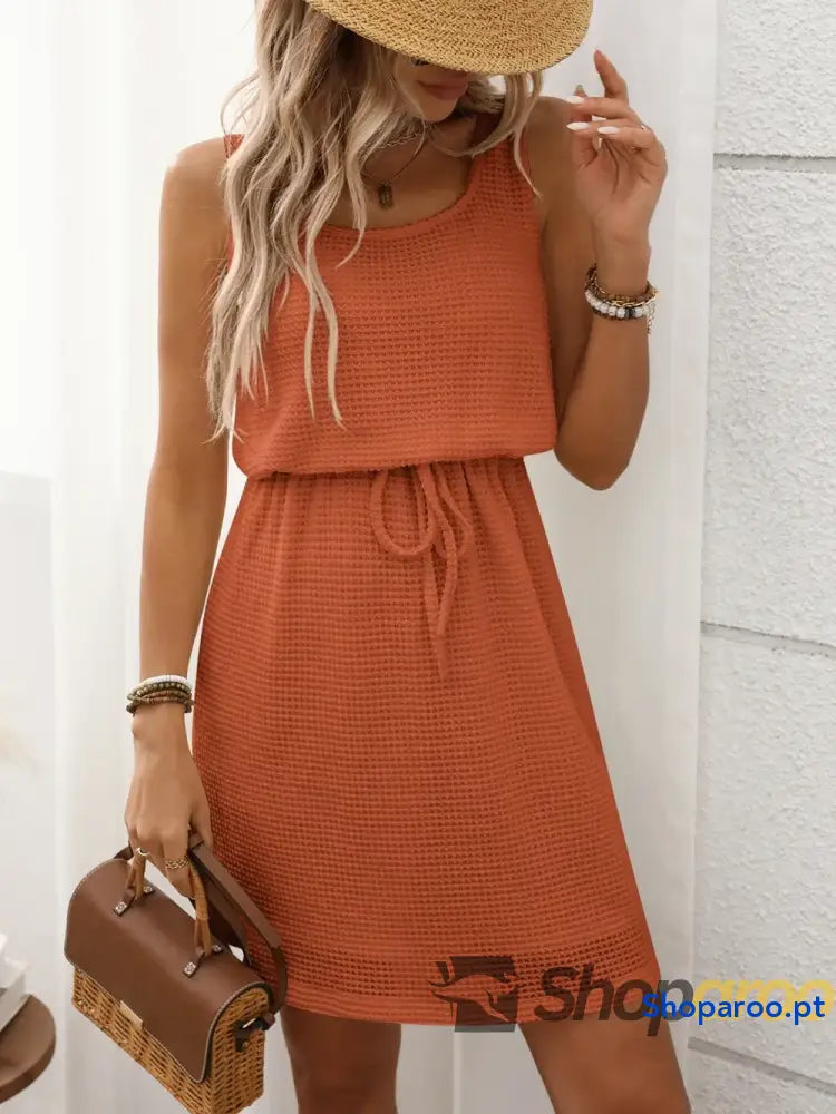 Vestido curto de malha waffle com cordão
